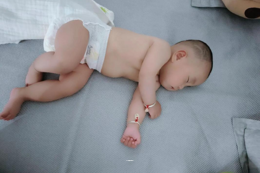 锡林郭勒盟宝宝积食发烧怎么处理